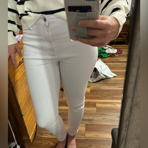 SHEIN Essnce High Waist Slant Pocket Skinny Jeans // Size M (6) // Color: White - Picture 3 of 4
